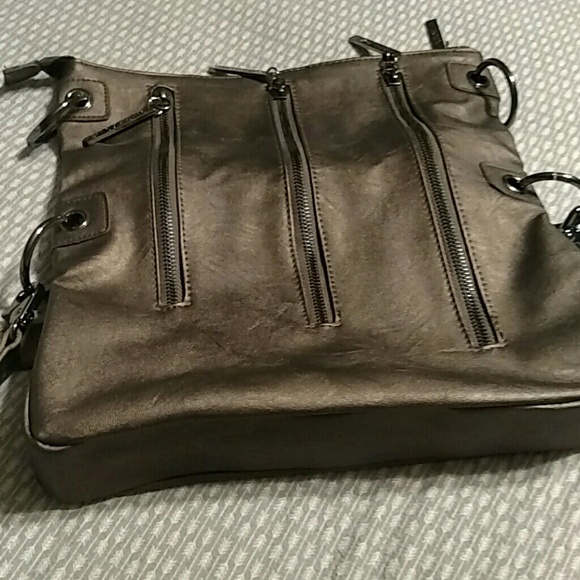 Bronze/gold purse with zippers Excellent condition - Picture 6 of 7